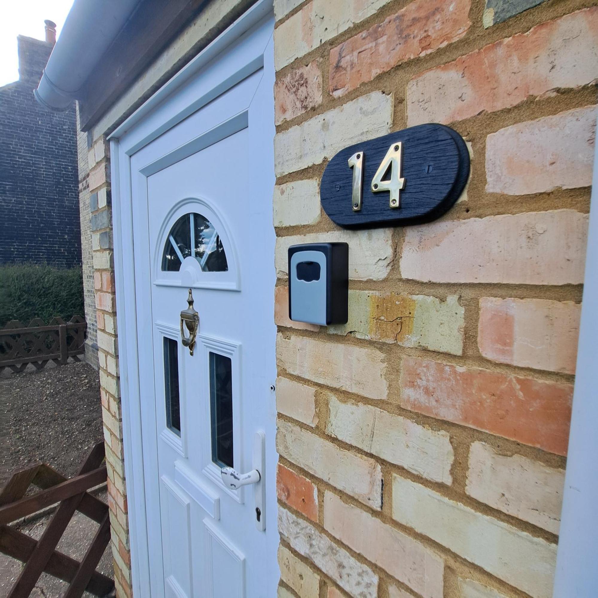 Generous 3 Bed In The Heart Of The Village Huntingdon Exterior photo