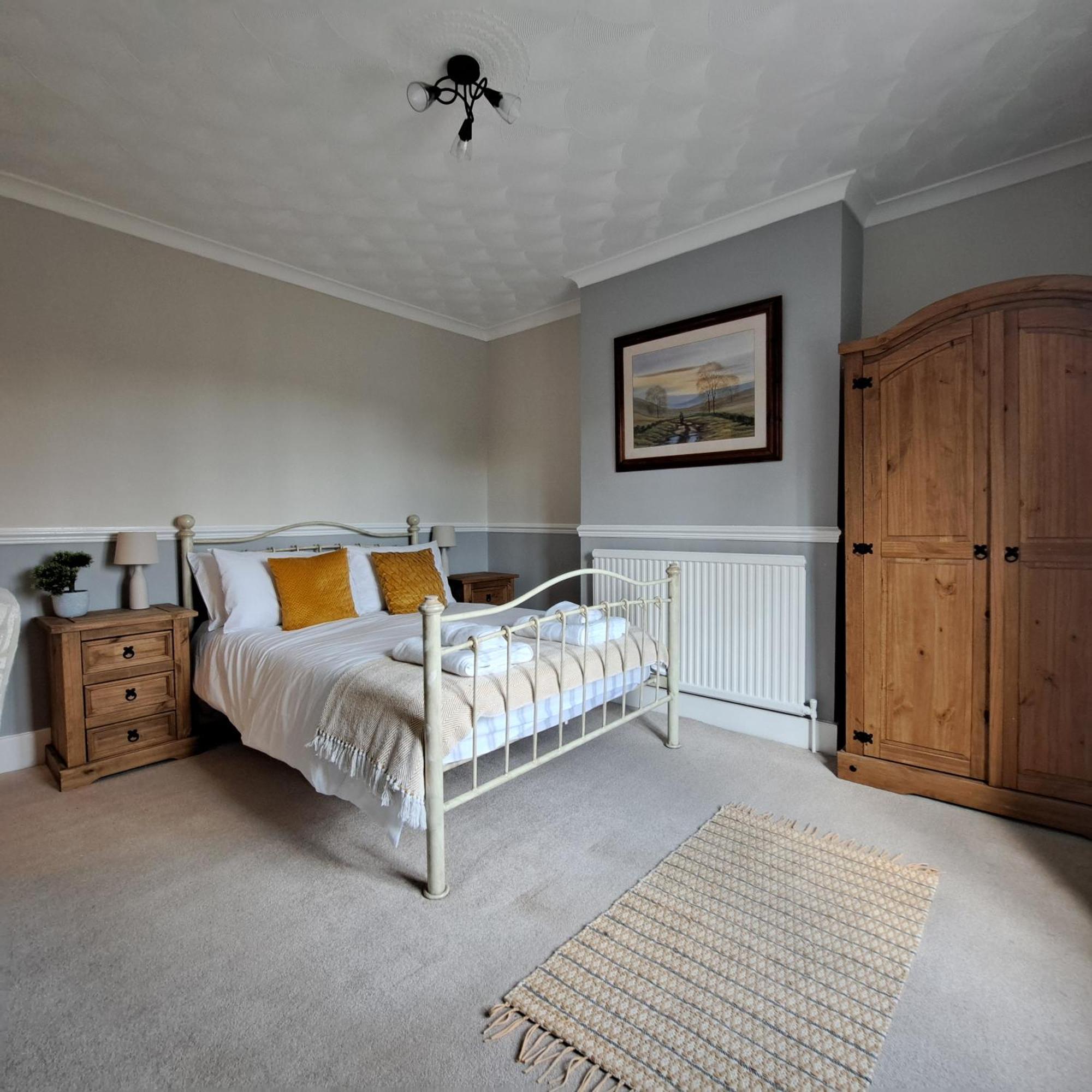 Generous 3 Bed In The Heart Of The Village Huntingdon Exterior photo